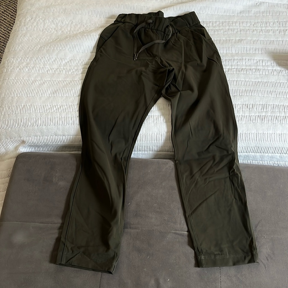 Lululemon on the fly straight leg pants